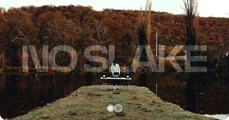 Projet No Slake — set DJ sur un ponton en automne